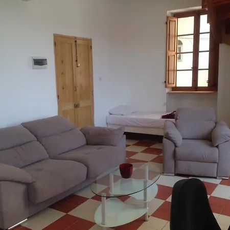 B&j Gazde/Camere de închiriat